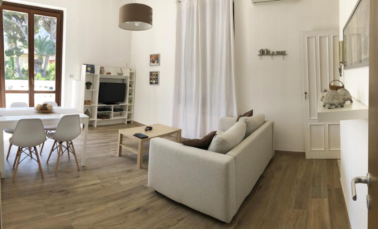 A Un Passo Dal Mare Apartman Lido di Mondello Kültér fotó
